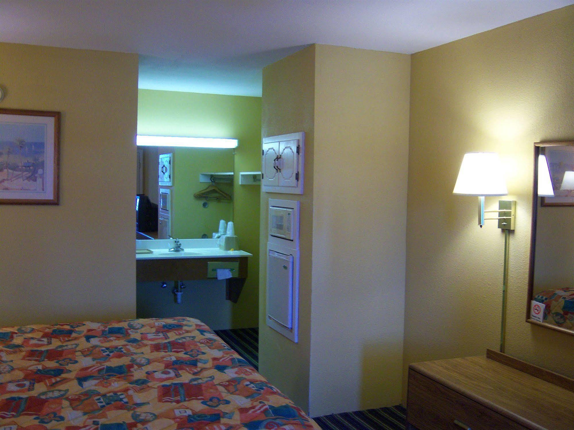 Days Inn גאנטרסוויל מראה חיצוני תמונה